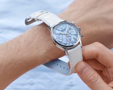 St_Valentin_wrist shot_2 [50%].jpg