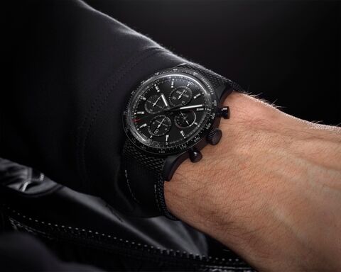 DB.CH.945 Pandial Power Reserve Black DLC Titanium Chronometer_wrist [50%].jpg
